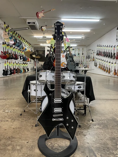 New Arrivals — Bizarre Guitar